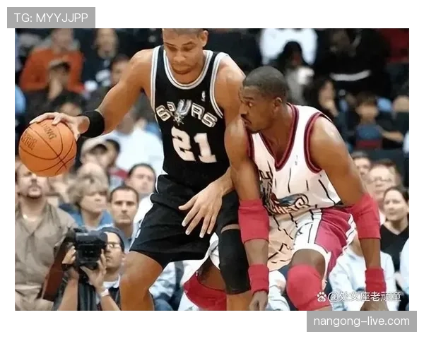 奥拉朱旺背身单打效率显著高于乔丹，内线威胁拉开差距