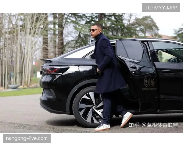 姆巴佩又换豪车了？这日常简直比明星还炫富啊！