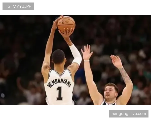 无球跑位接球三分拉开防守空间较上季更稳