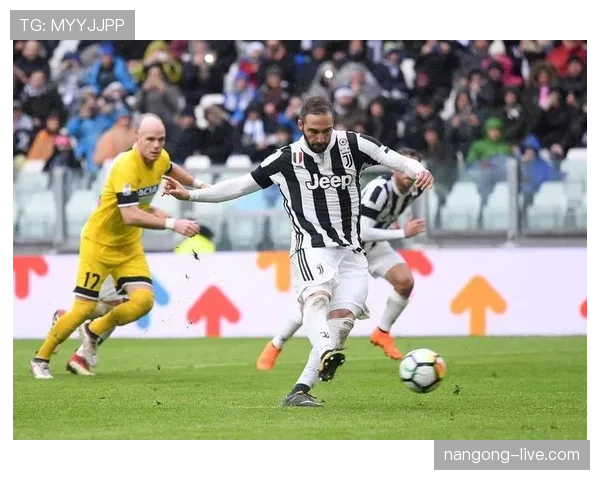 尤文边路进攻受阻，宽度不足暴露战术体系与人员配置短板