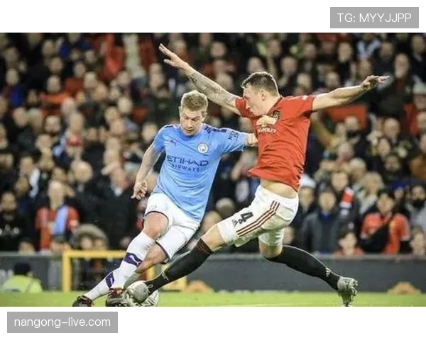 德布劳内传中与边路调度能力如何驱动进攻多样化